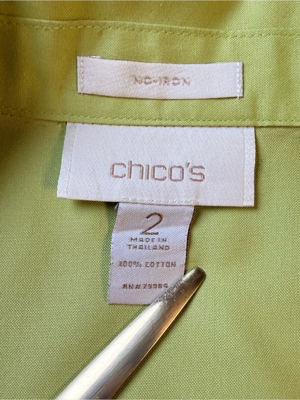 Chico’s Lime Green No-Iron Hidden Button Stretch Blouse Career‎ Top Size Large - Picture 6 of 10